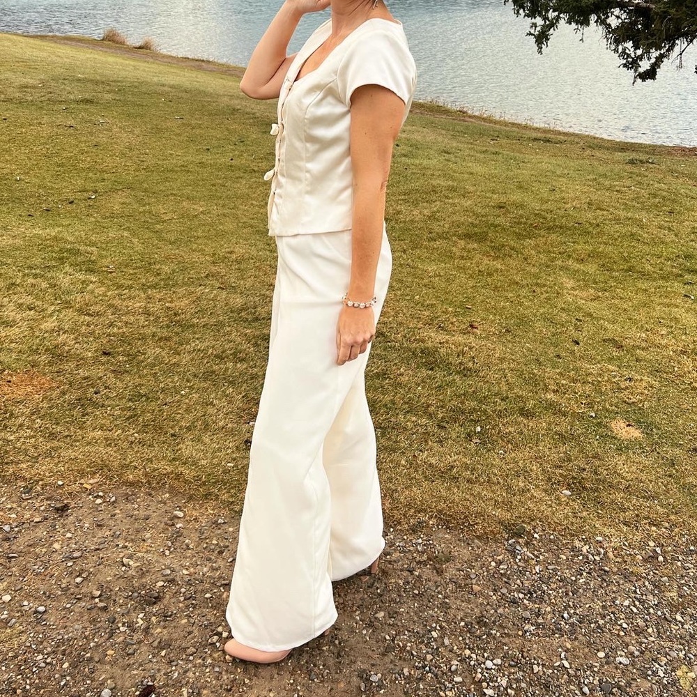 Vintage Nu Mode white pant suit size 8
